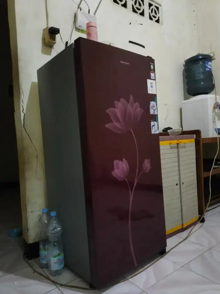 Di jual kulkas Polytron