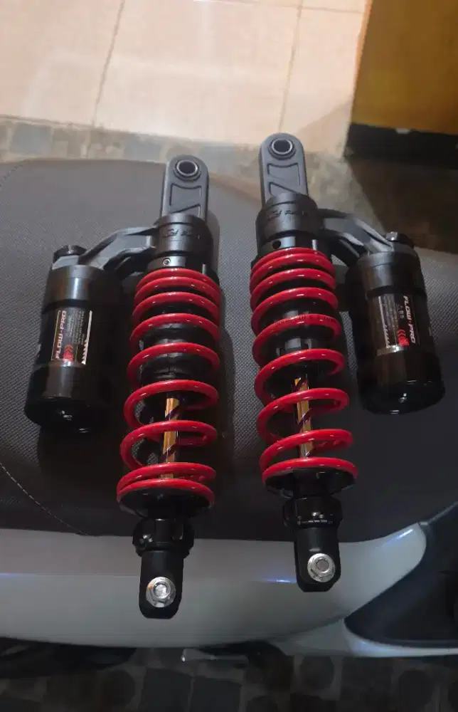 Shock RCB Flow Pro NMAX Neo/Turbo – Kondisi Mulus, Baru 1 Minggu