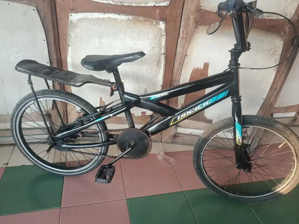 Sepeda BMX uk20 rangka kokoh rem pakem ban tebal semua