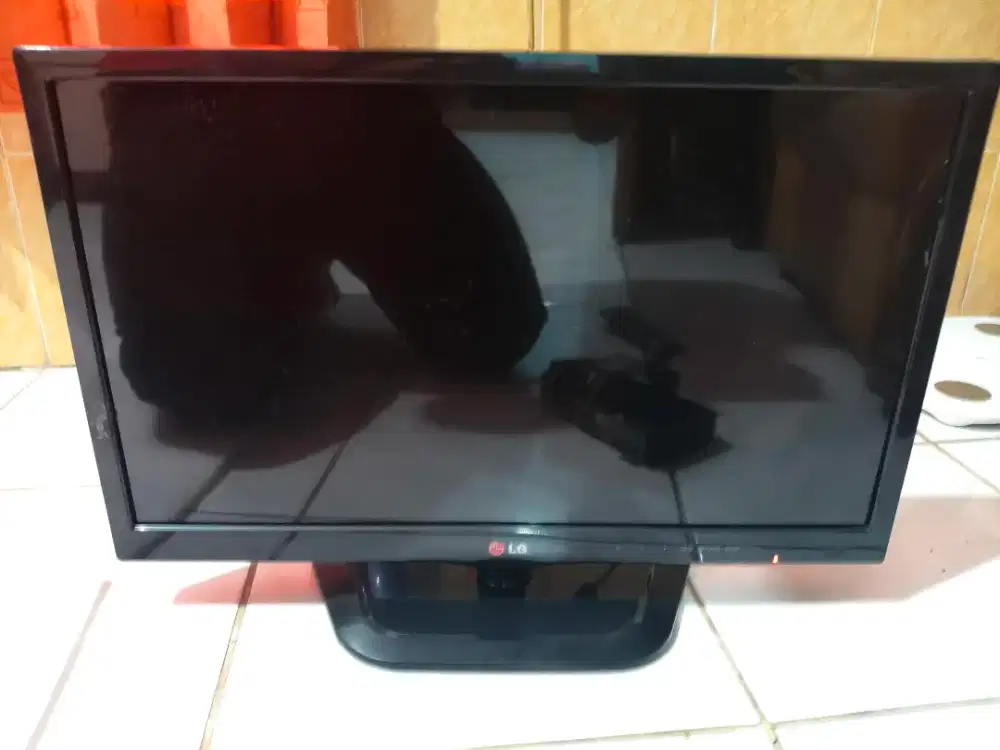 TV LG 24 inch + Set Top Box