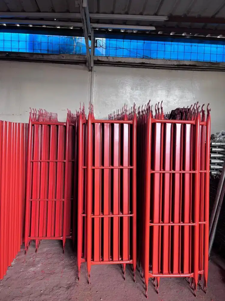 Leader Frame 090 (1 Set) Scaffolding