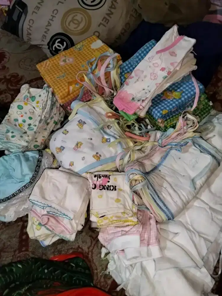 Baju bayi 100macem preloved