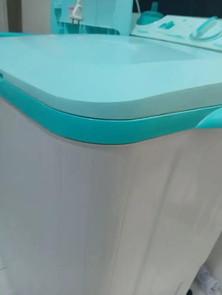 Dijual mesin cuci dua tabung Polytron normal baik body kayak nyes mura