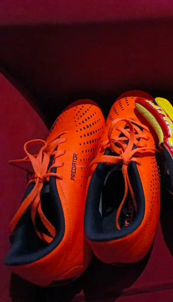 Sepatu Bola Adidas predator ukuran 8 Made in Camboja