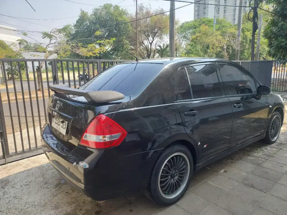 Nissan Latio 2010 Bensin