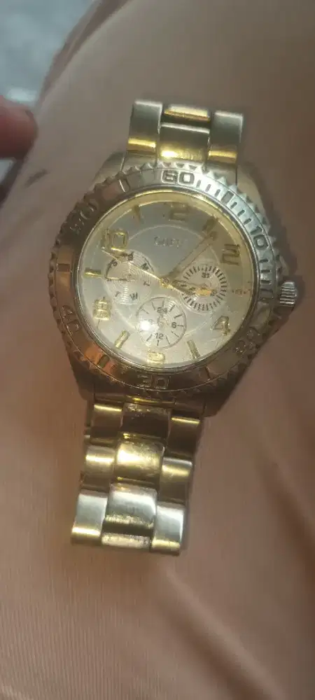jual jam gues kondisi baik normal barang sesuai foto