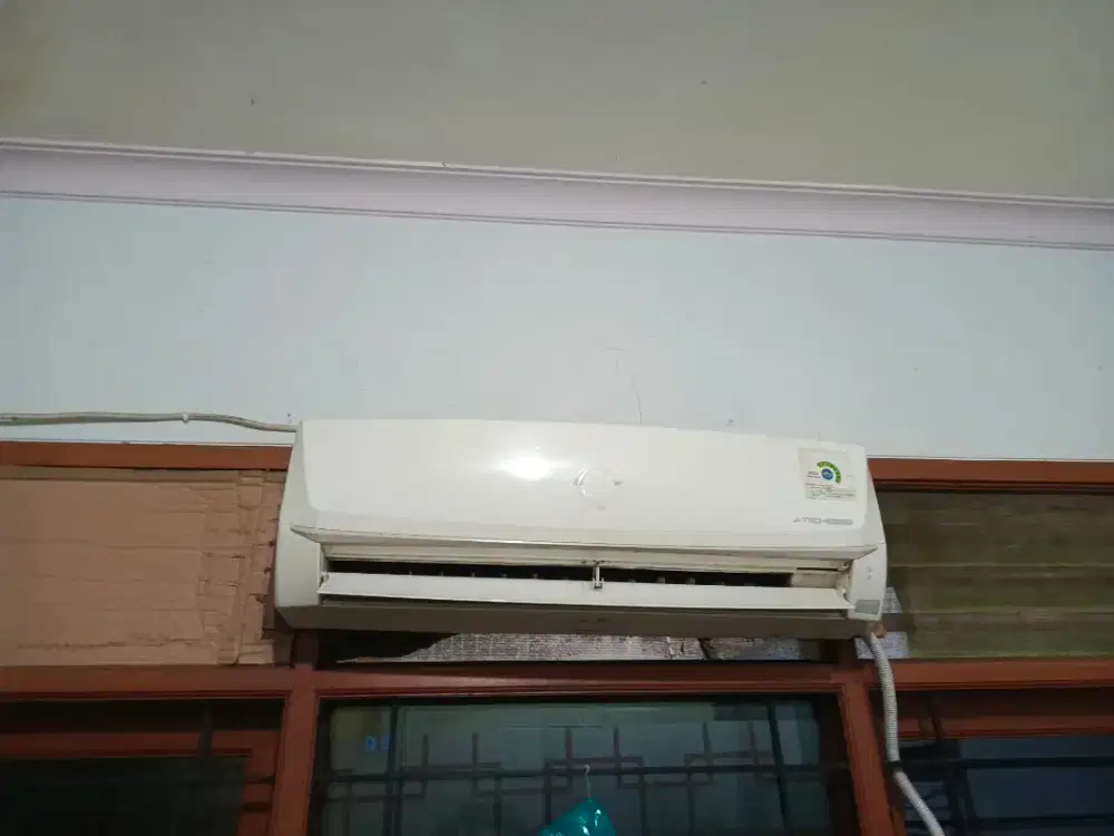 AC inverter Sharp