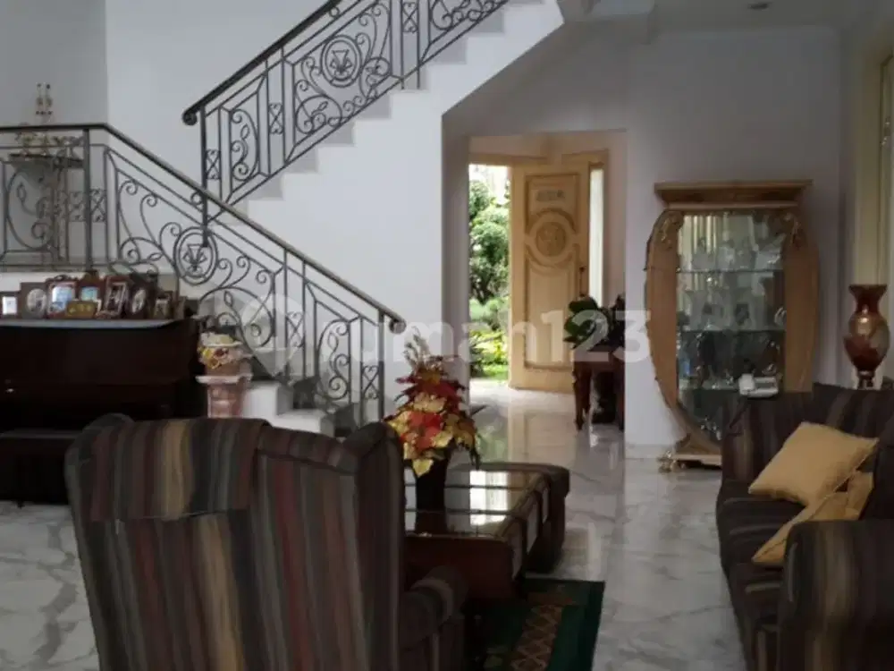 Rumah Bagus Siap Huni Di Perumahan Elite Kebayoran Baru