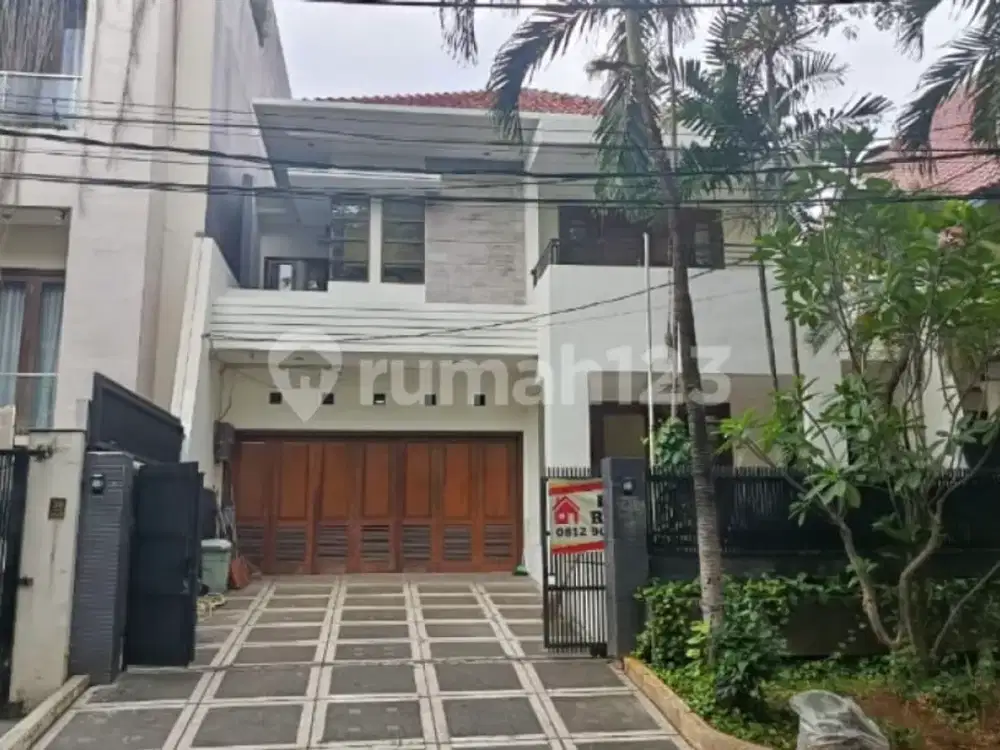 Rumah Sudah Renovasi di Metro Alam Pondok Indah Jakarta Selatan Indonesia