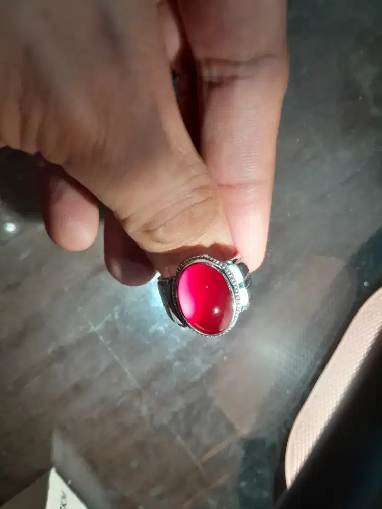 Cincin batu mulia
