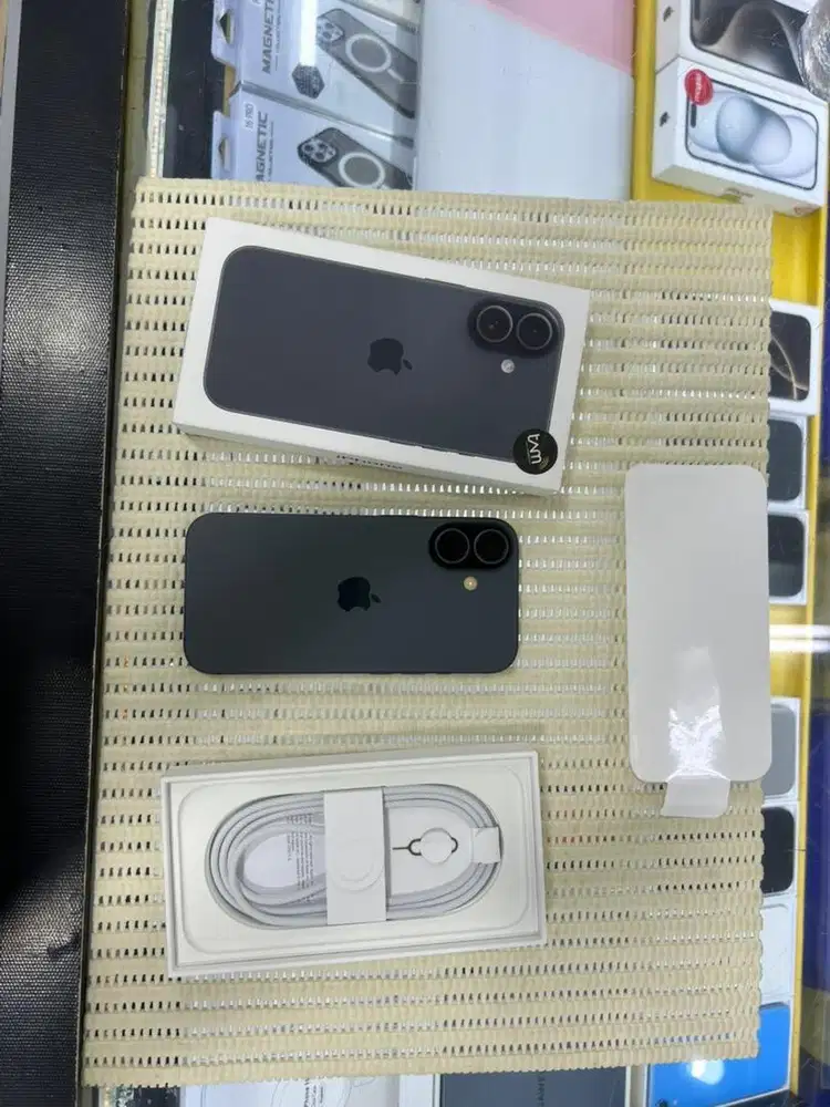Iphone 17 256GB Resmi IBOX Garansi On-Agustus 2027 Like New