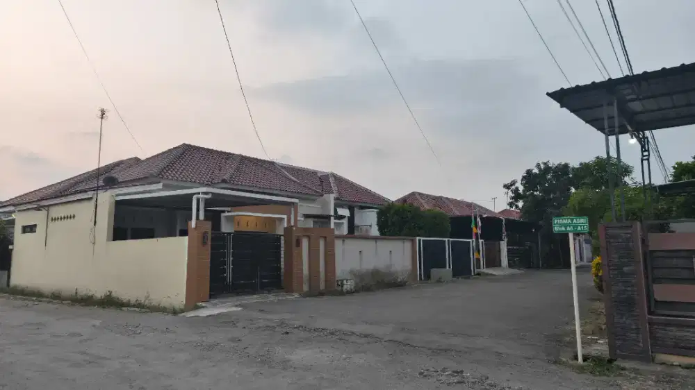 DISEWAKAN RUMAH