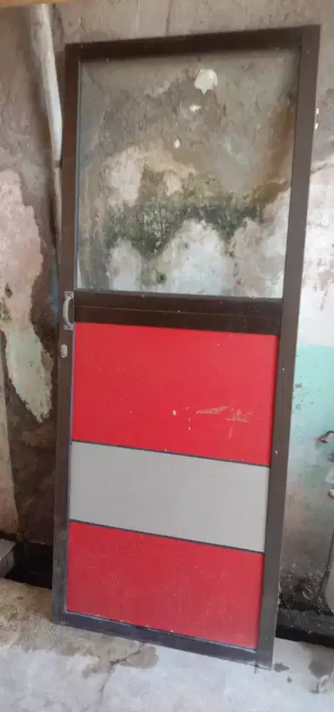 Di jual kusen dan pintu  jendela almini
