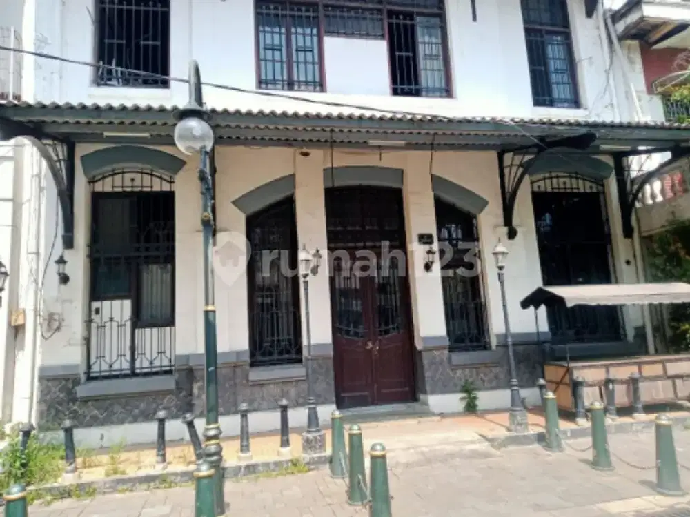 Bangunan Ex Cafe Siap Pakai di Kota Lama Semarang A5059
