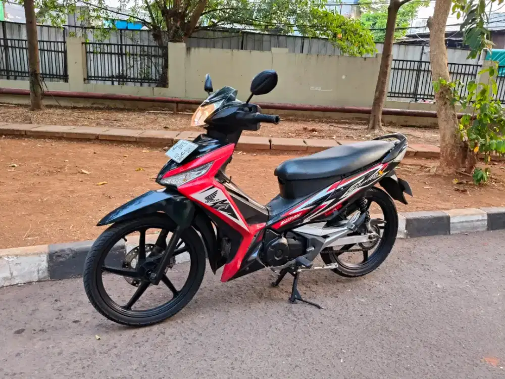 Honda Supra X 125cc PGM-FI Thn 2015