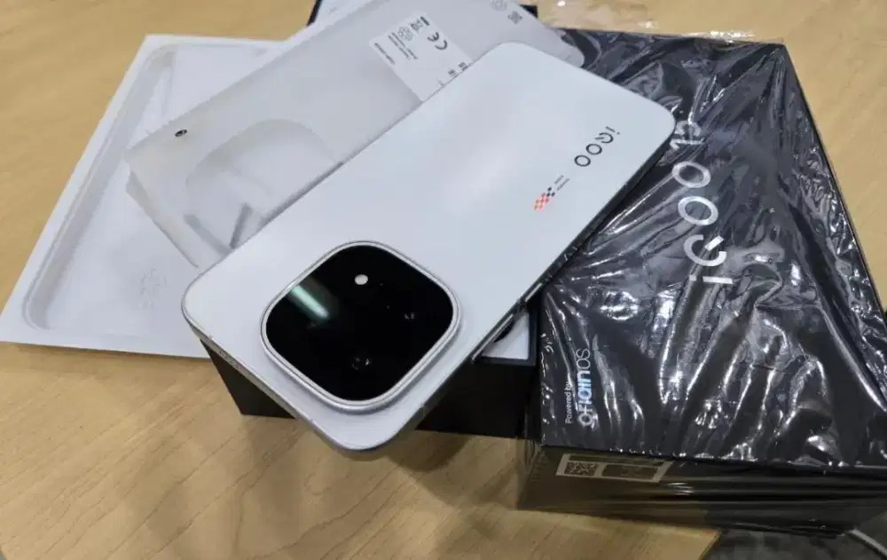 IQOO 15 12/512 GB
