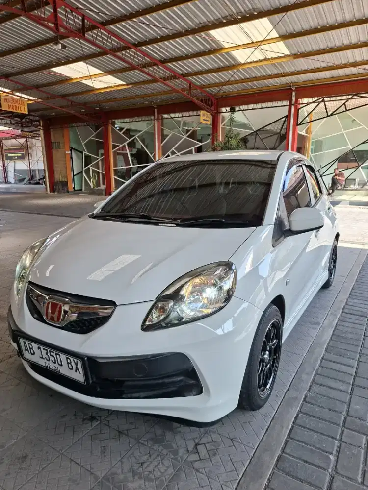 Brio cbu 2012 matic at plat AB