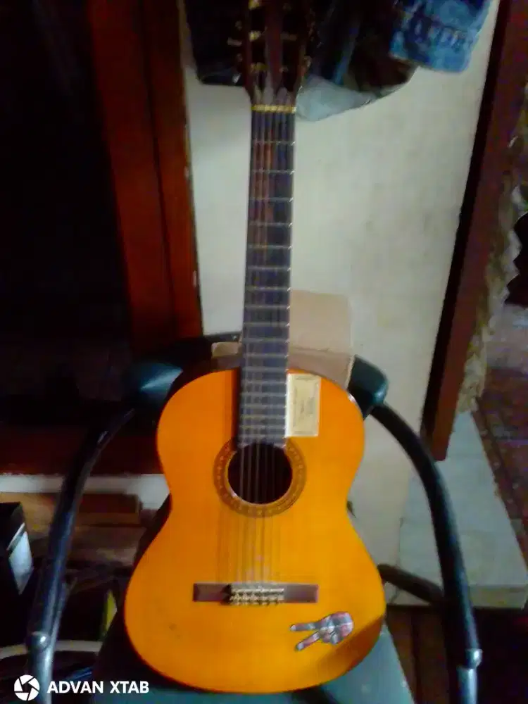 Gitar Yamaha CS40