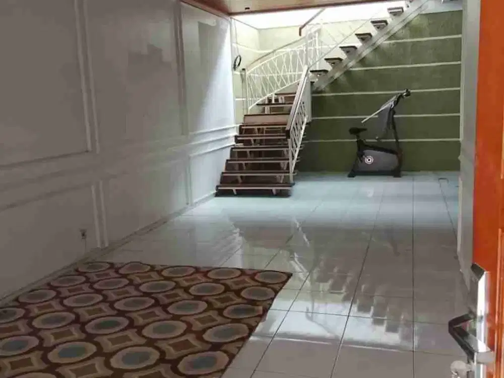 .....disewa rumah lantai bawah saja daerah suryalaya dekat mall, yogya super market, sekolah.....