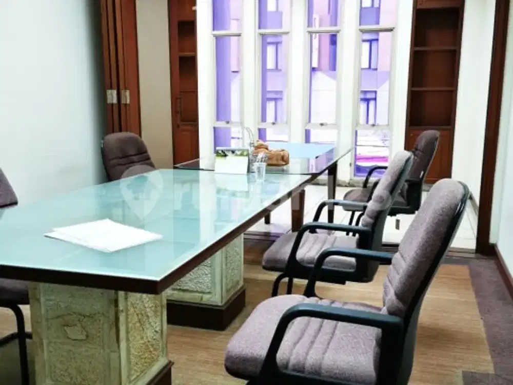 Dijual kantor bagus siap pakai di kawasan bisnis dekat Blok M