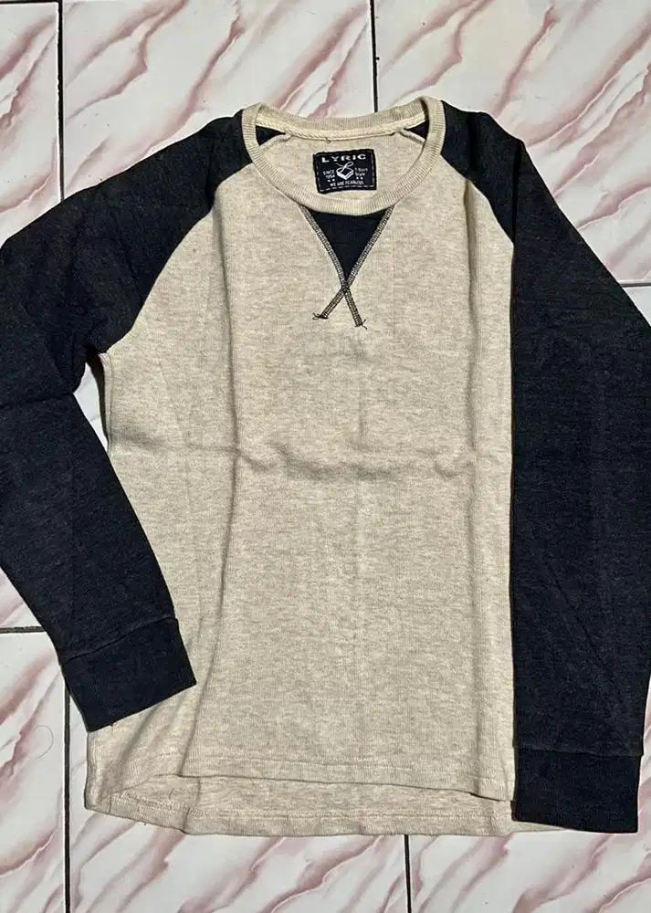 Sweater Murah Meriah