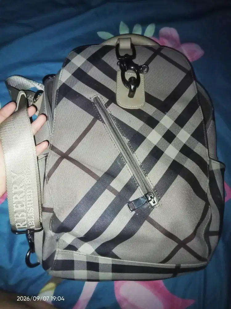 Tas Brand Burberry ori only tas saja, kondisi 80% bagus