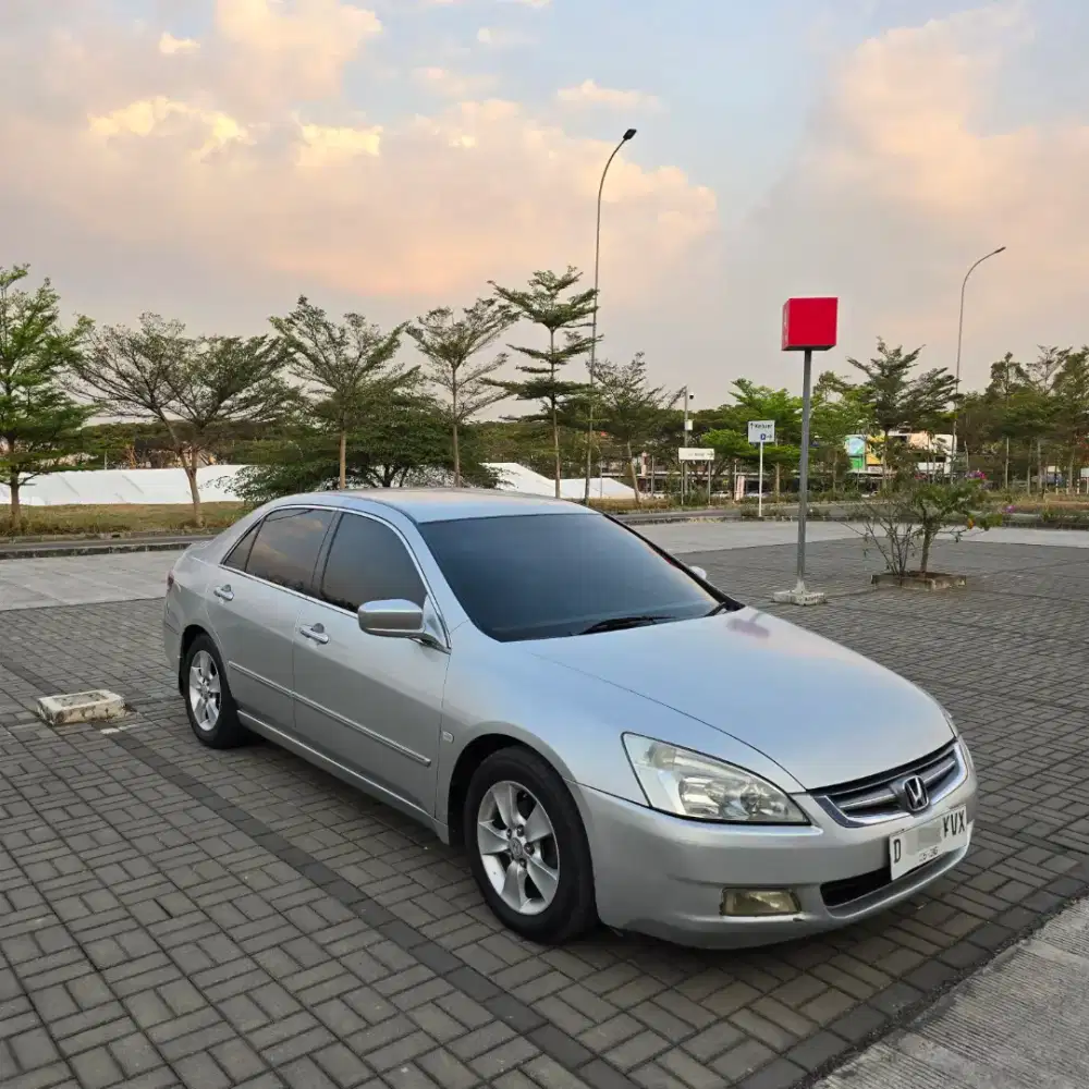Honda Accord 2004 Bensin