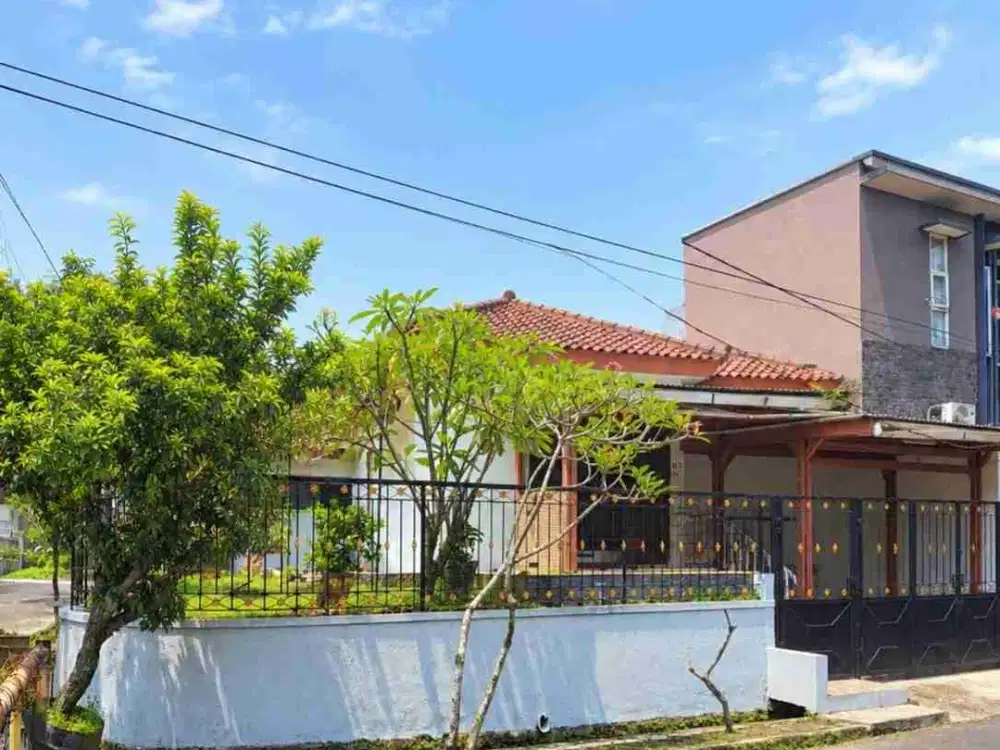 DIJUAL CEPAT – Rumah Hook SHM LT 225 m² 2 Muka Dekat Tol Bogor