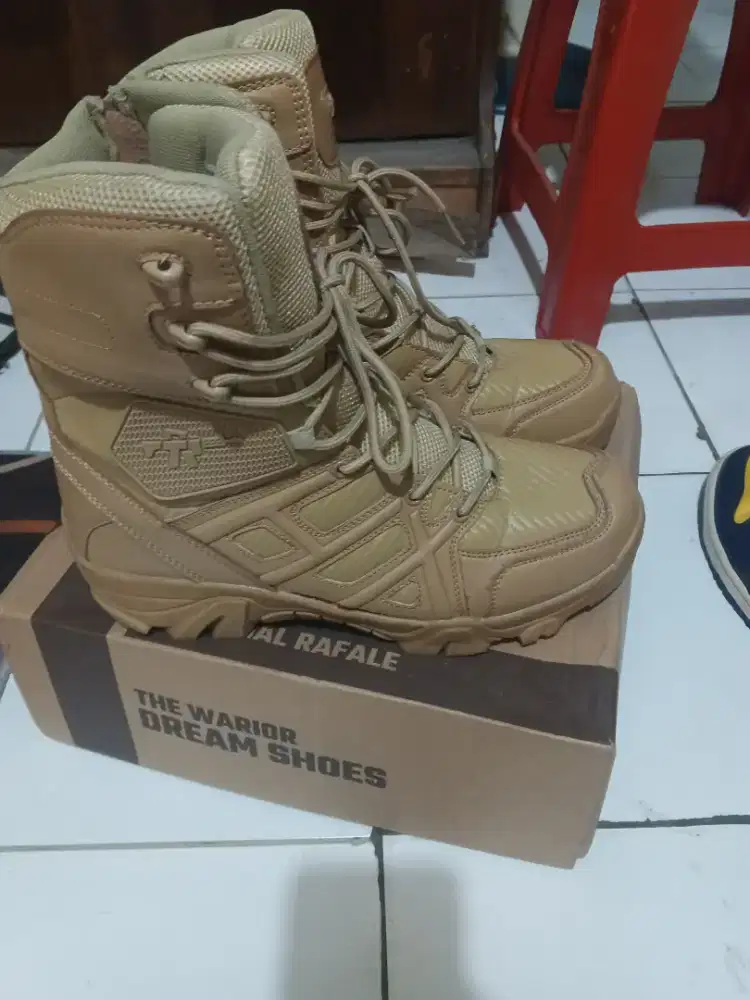 Sepatu outdoor Rafale sz 45