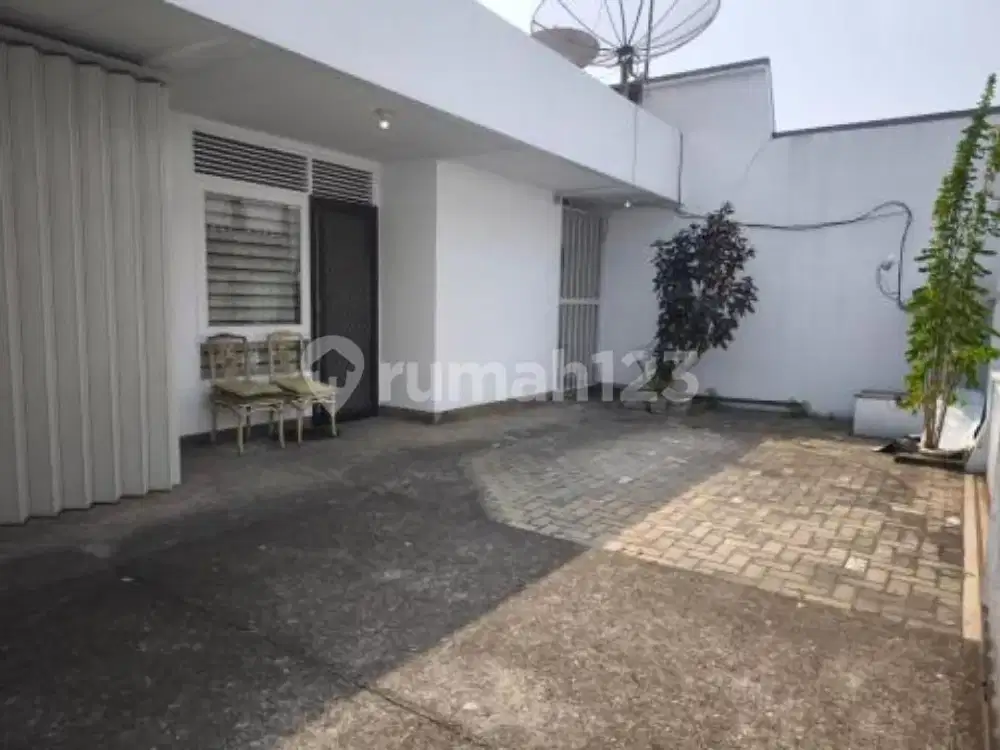 Rumah Siap Huni Dekat Simpang Lima di Semarang Tengah A5928