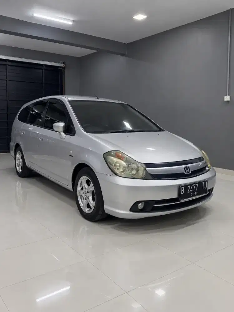 Honda Stream 2007 AT Dp 12 Juta