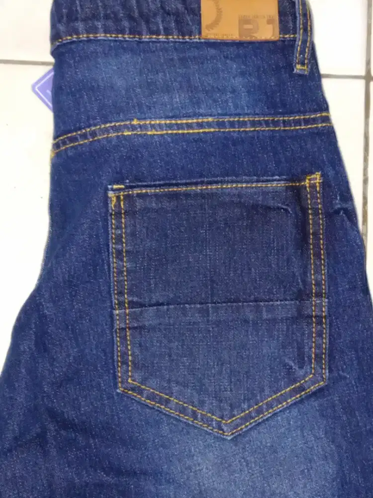 Celana jeans panjang