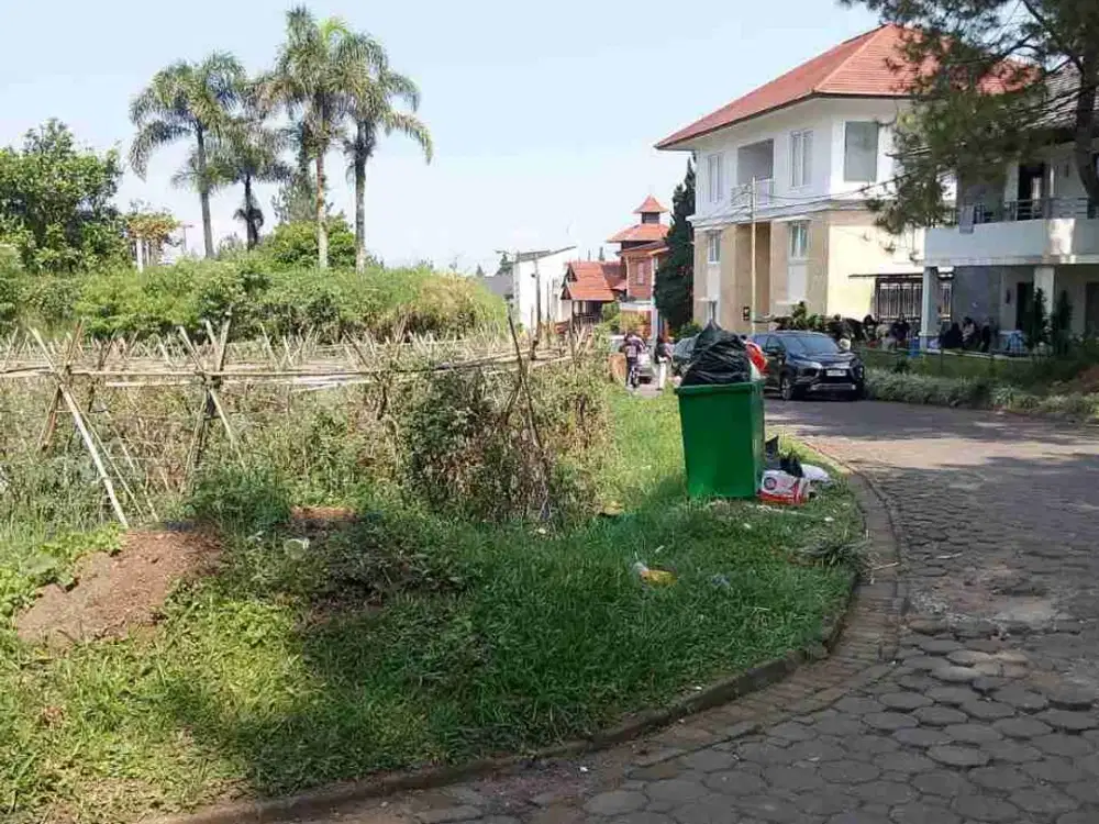 Dijual tanah Kavling hoek di villa istana bunga lembang