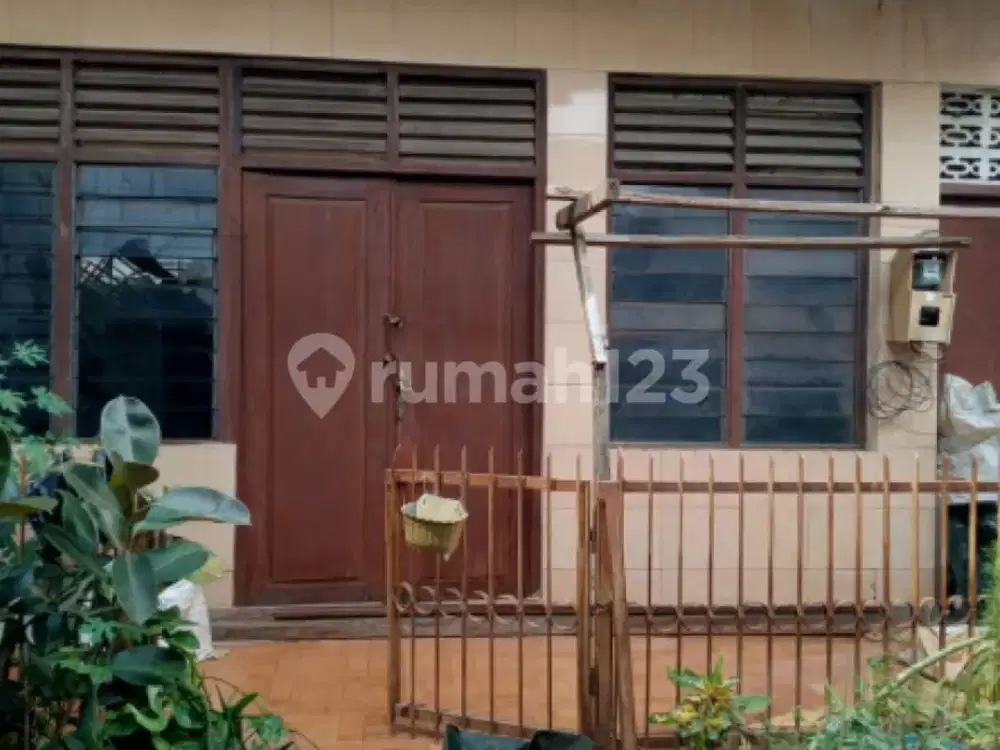 Rumah Murah Siap Huni Dua Lantai di Semarang Tengah A5173