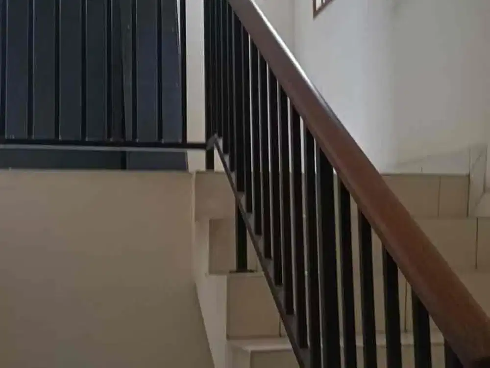 Nego Tipis Aja Nih! Dijual Rumah 2 Lantai di Cluster Harmoni