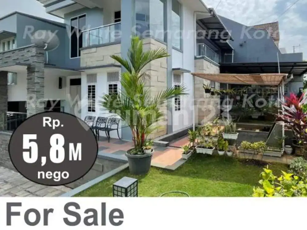 Rumah Dua Setengah Lantai Bagus Siap Huni di Bukit Sari A5177