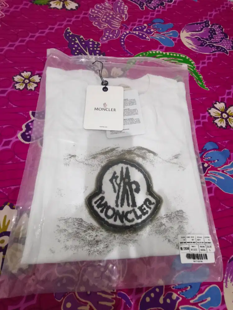 Kaos Moncler original size L,