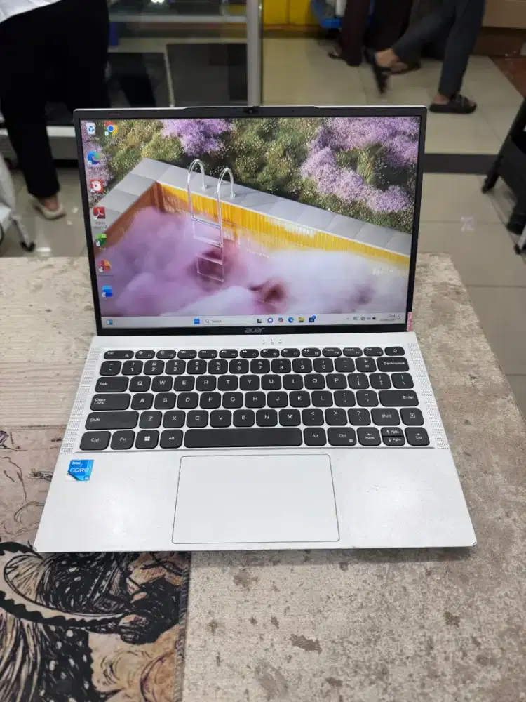 ACER ASPIRE LITE 14 CORE I3 GEN 12 
8/512 GB