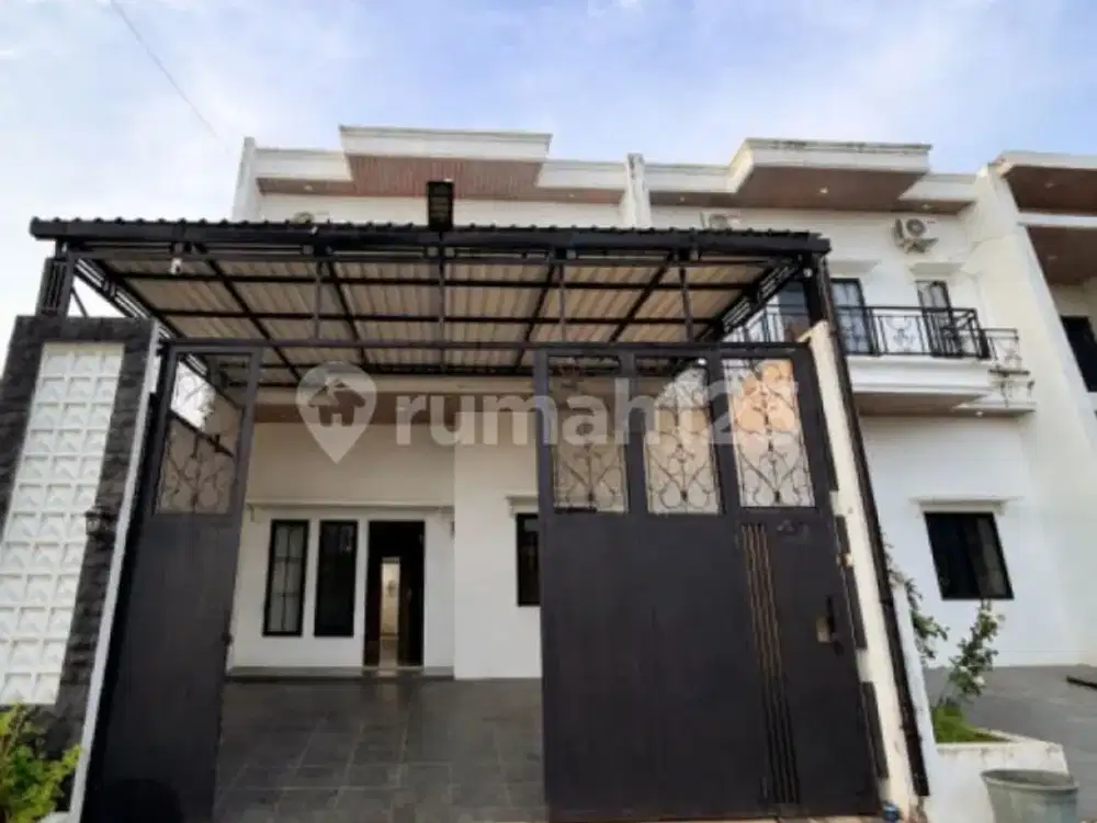 Rumah Dua Lantai Bagus Siap Huni di Tembalang A5444