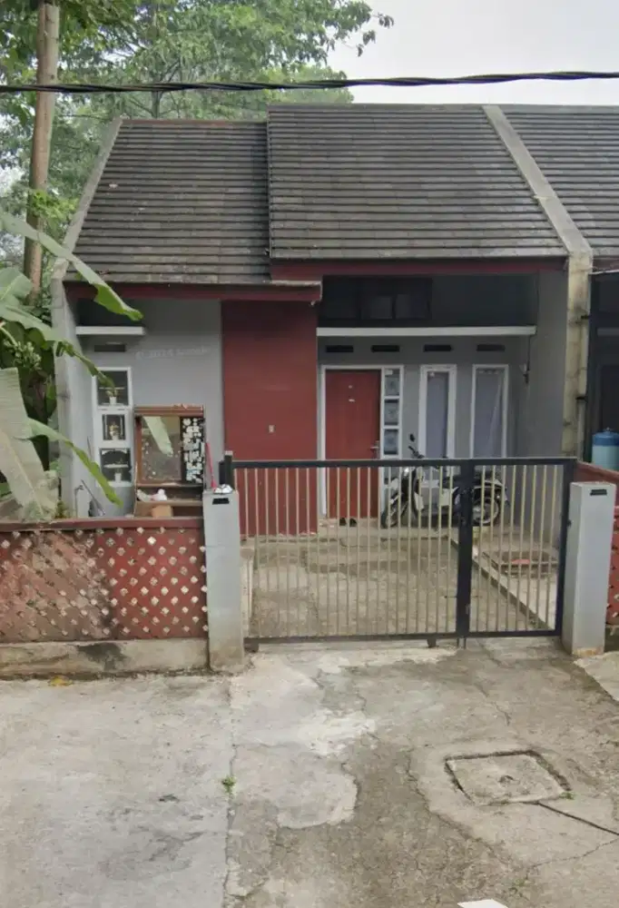 Disewakan rumah tahunan 3 kamar tidur, ruang tamu luas