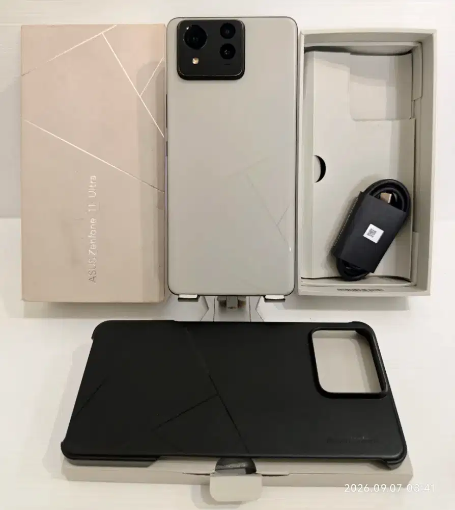 Asus Zenfone 11 Ultra 12/256 Gb likenew 98% Ex resmi fullset Bs TT/BT