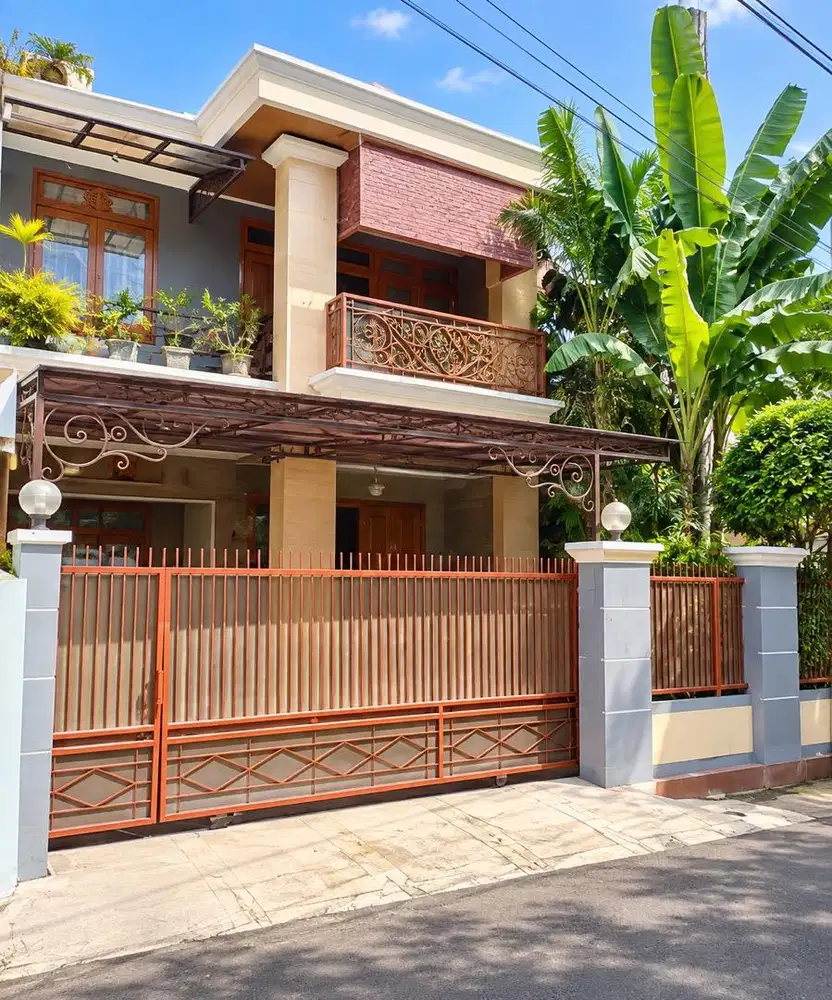 Dijual Rumah 2Lantai Di Tulodong Bawah Kebayoran Baru Jakarta Selatan