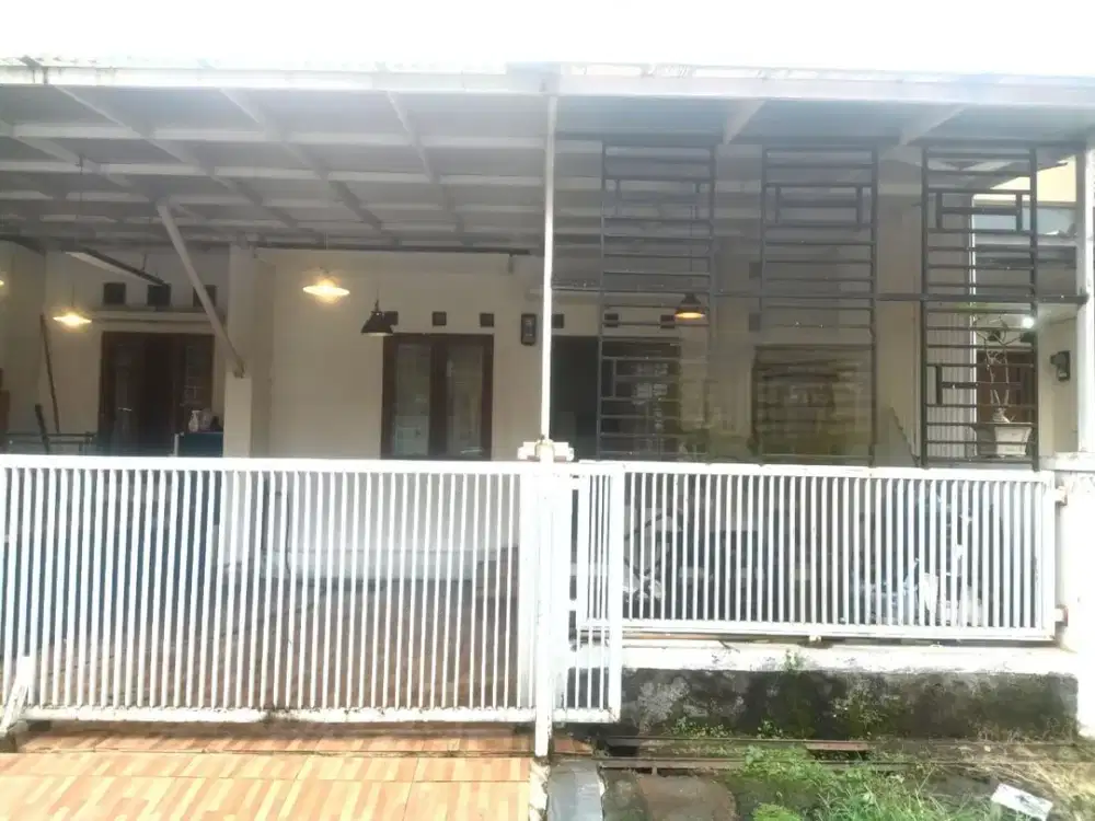 Rumah Terawat Dalam Cluster Pinus Regency Soekarno Hatta