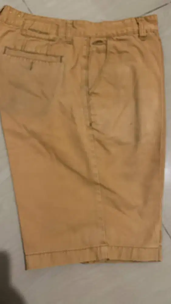 Celana Pendek Active Camel warna Cream