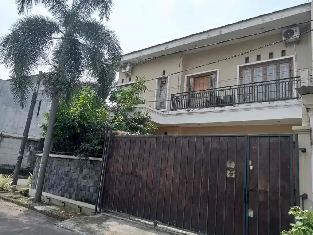 rumah bagus di villa melati mas bsd serpong Tangerang selatan