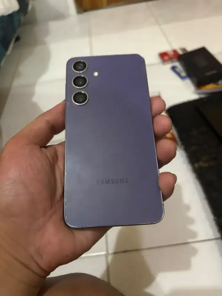 Samsung s 24 8/256gb