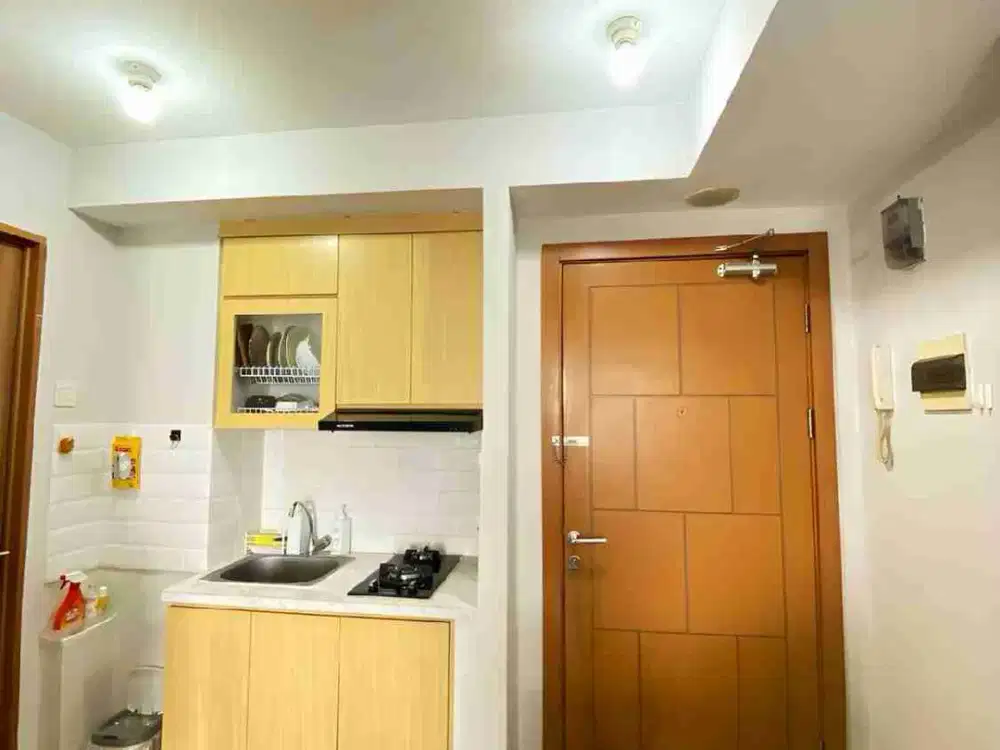 Apartemen 2 Kamar Tidur. Semi-Furnished Bagus. Siap Huni. Jual Cepat