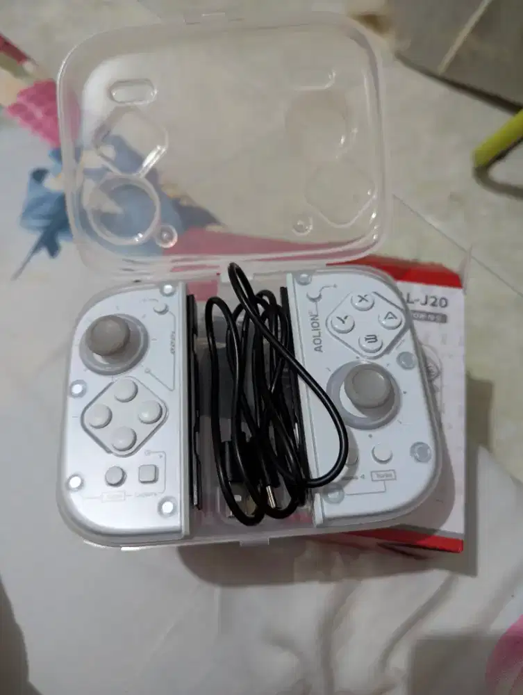 Nintendo Switch Aolion J20 White Joycon