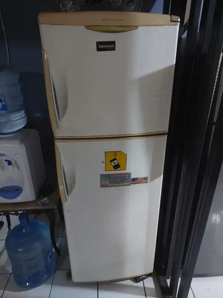 Kulkas 2 pintu rusak
