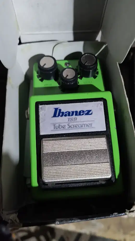 Effect gitar ibanez original mantap masih mulus seperti baru